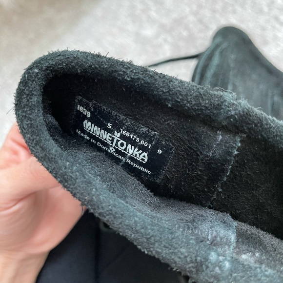 Minnetonka fringe suede boots - Picture 3 of 4